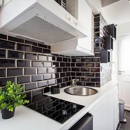 Homey Flat 4p - South Pigalle- 3f Апартаменты Париж