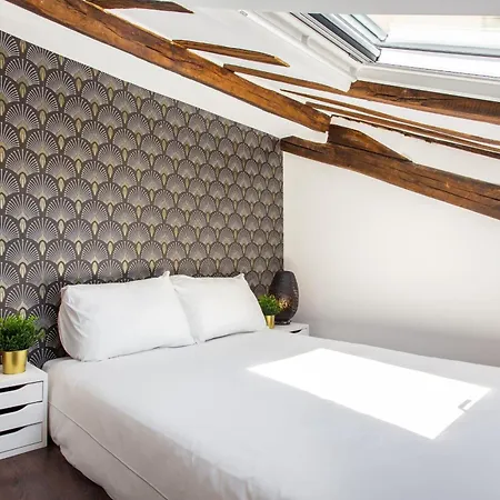 Homey Flat 4p - South Pigalle- 3f Апартаменты *